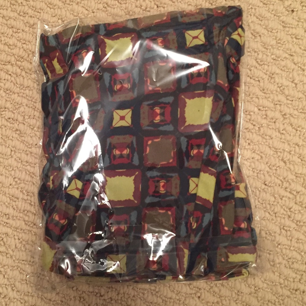 NWT Lularoe Leggings OS